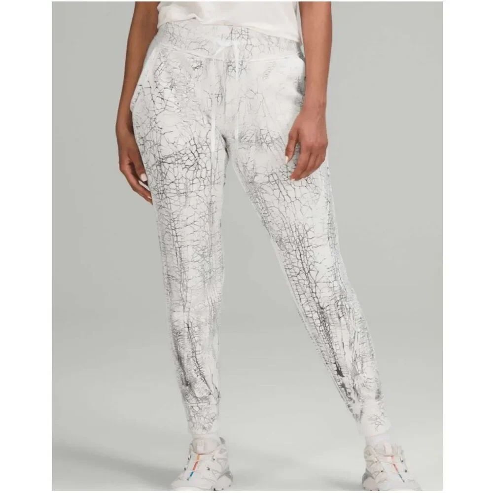 Lululemon Warm Down 7/8 Length Joggers White & Gray Marble sz 10 EUC